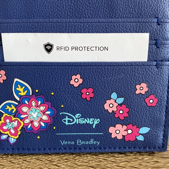 VB Disney Passport Wallet NWT - Picture 5 of 7